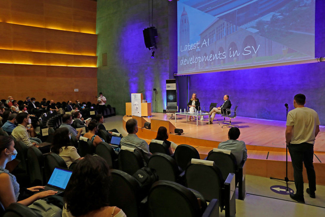 Encouraging DL and EO interaction.