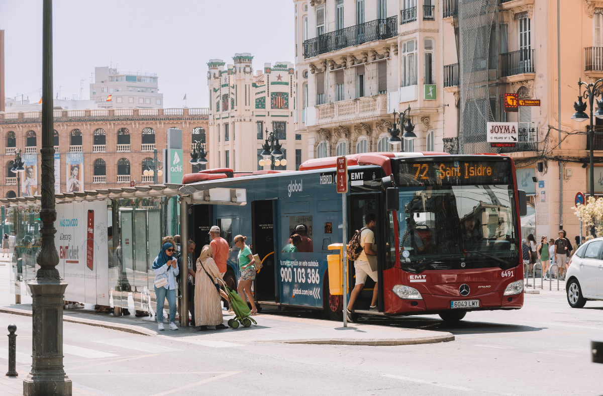 Heatwaves and urban mobility: why public transport needs climate intelligence
